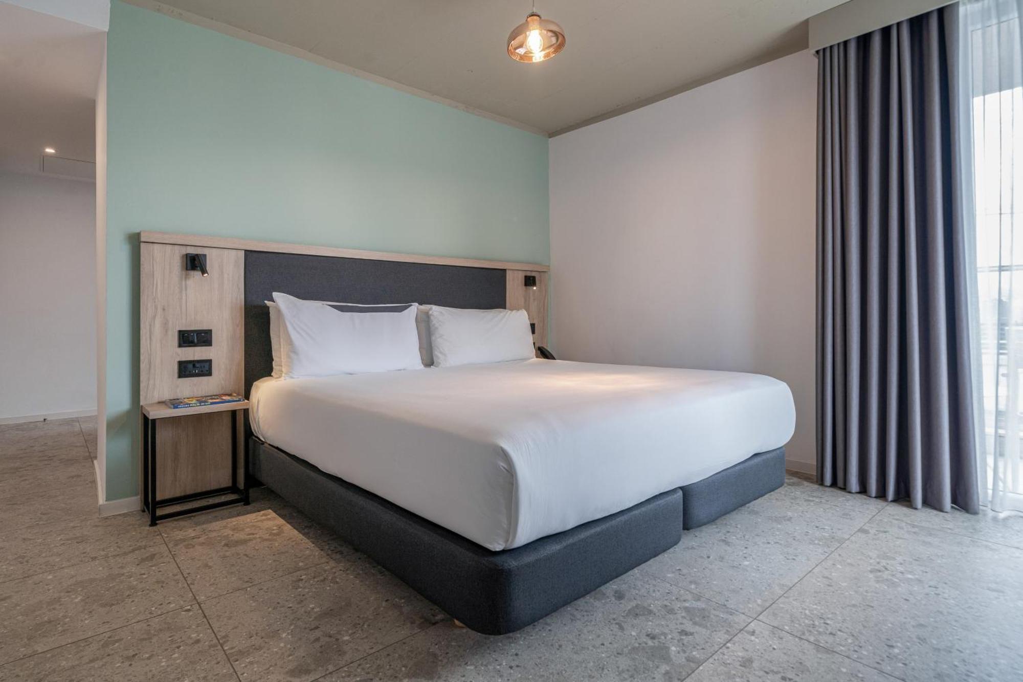 Hotel Mistral St Julian'S, Affiliated By Melia Сент Джулианс Экстерьер фото