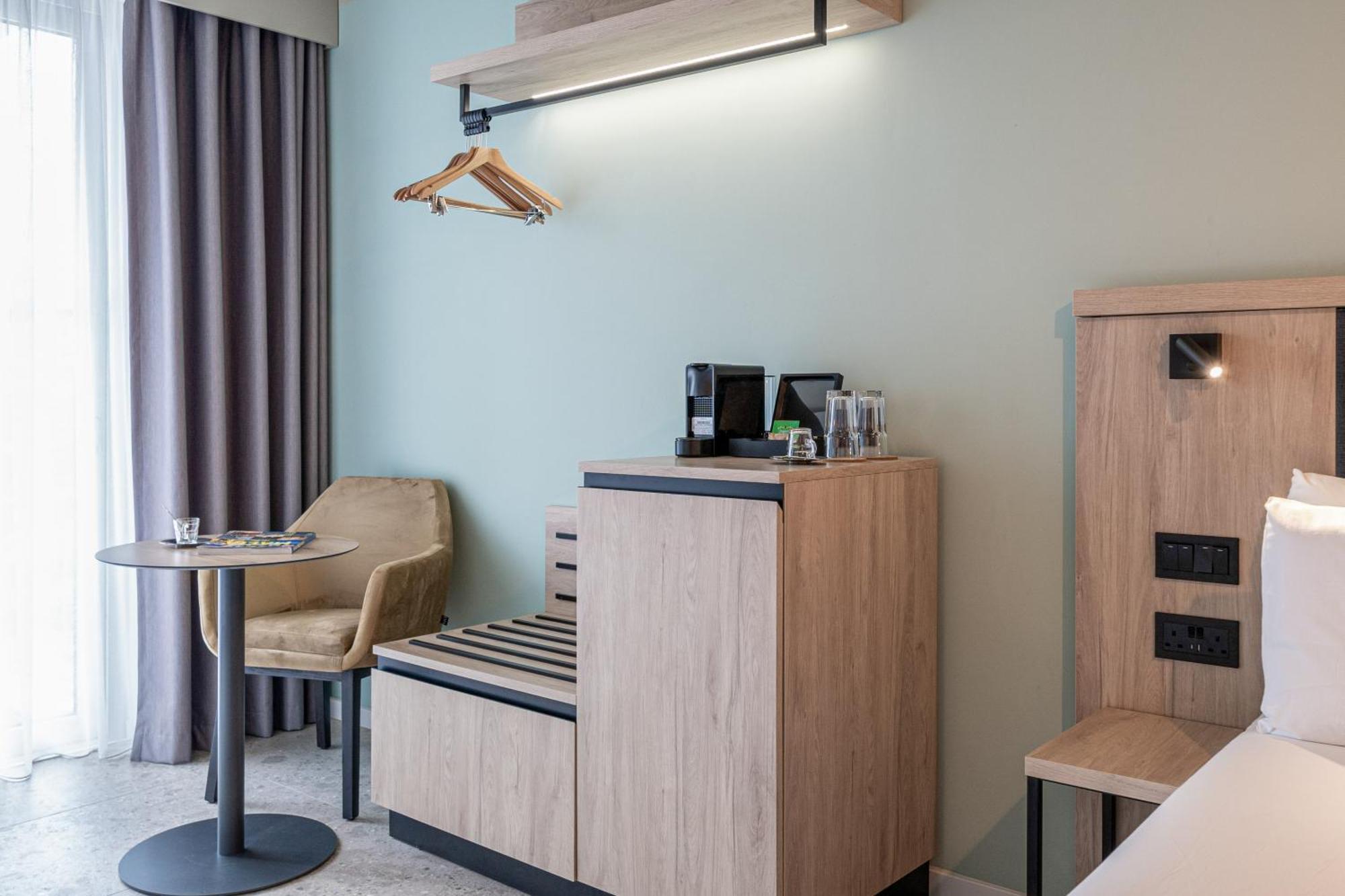 Hotel Mistral St Julian'S, Affiliated By Melia Сент Джулианс Экстерьер фото